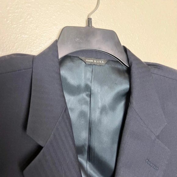 G&L - Picture 2 of 4